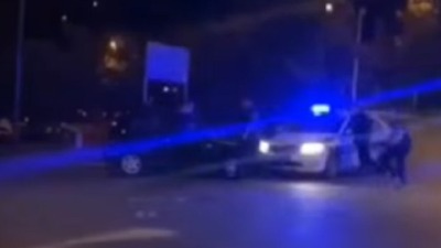 Bežao od policije u Mirijevu, pa smrskao auto (VIDEO)