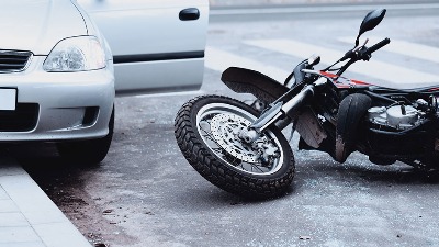 Poginuo vozač motora kod Plavog mosta (VIDEO)