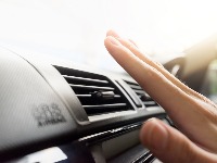 Vozači, oprez! Klima u autu može da vas "olakša" za 444 evra