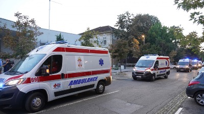 Povređeno dvoje dece u nesreći na Ledinama