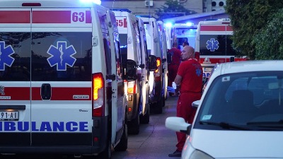 NOVI UŽAS u Beogradu: Muškarac izboden u stanu, prevezen na reanimaciju!
