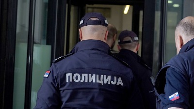 Uhapšeno osam policajaca u Novom Sadu