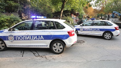 Filmska krađa: Upali u auto-školu i kroz rupu na zidu izneli ceo sef sa novcem