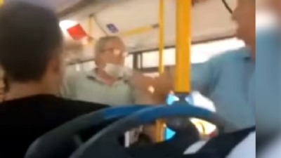 Haos u GSP: Putnik nasrnuo na vozača (VIDEO)