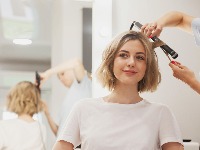 Ova frizura je pravi hit u 2026: Ne morate da je STILIZUJETE, a odlično stoji (FOTO) 