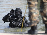 Rečna policija spasila porodicu sa bebom! Čamac nekontrolisano plutao Savom