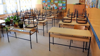 Samo nastavnici jedne škole nisu dobili platu - zbog odmazde vlasti