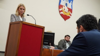 Popović: Šapiću, zbog Vaših političkih odluka roditelji ne znaju šta da rade