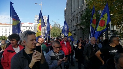 Radnici Pošte na ulici, traže smenu Đorđevića (VIDEO)