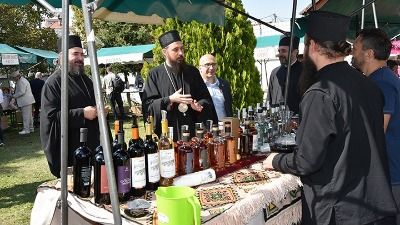 Održan Festival manastirskih vina u porti Hrama Svetog proroka Ilije