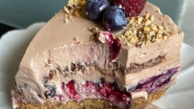 Sočni čizkejk sa borovnicom i nutelom (VIDEO)