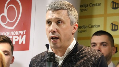 Nije mogao da održi govor: Boška Obradovića izviždali u Čačku (VIDEO)