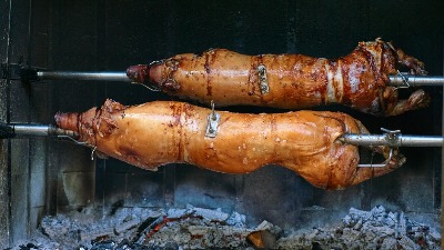 Da li je moguće? Cena prasetine NIKAD VEĆA (FOTO) Da li je moguće? Cena prasetine NIKAD VEĆA (FOTO)