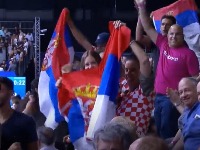 Srpska zastava i hrvatski dres u Tel Avivu (VIDEO)