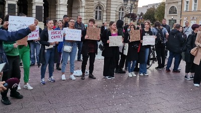 Protest u Novom Sadu protiv Informera (FOTO I VIDEO)
