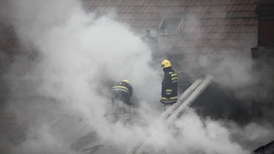 Veliki požar u Užicu: Plamen guta kuću (VIDEO)