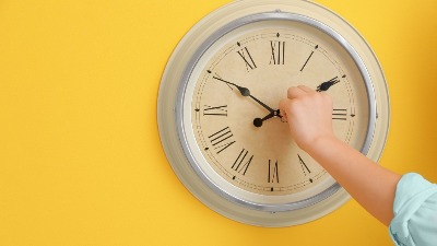 Kako pomeranje sata utiče na organizam?