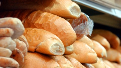 Nije štamparska greška - hleb košta 700 dinara (FOTO)