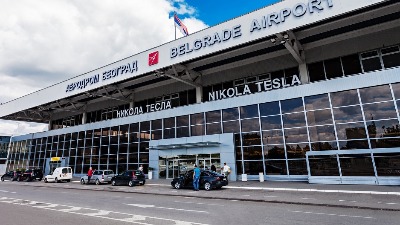 "Vansi traži da država ukloni divlje taksiste sa aerodroma"