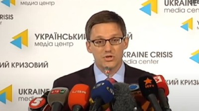 Ovo su poruke koje "specijalac" iz SAD donosi Vučiću