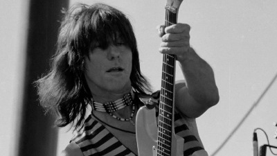 Umro legendarni gitarista Džef Bek