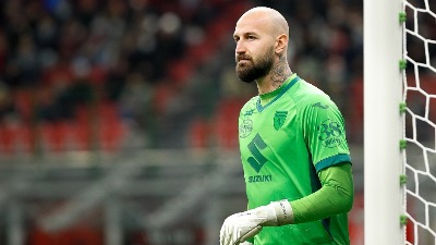 Vanja odbranio penal: Napoli nije mogao da dobije Komo