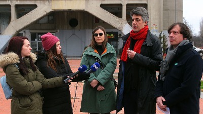 Prete Miketiću: Podneću tužbu, za svedoka zovem Vučića