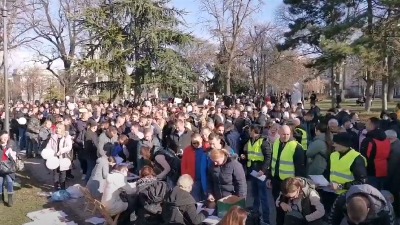 "Želimo struju": Protest ispred Predsedništva