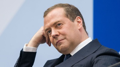 Medvedev izvređao Zelenskog i zapretio još jednoj državi