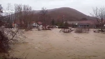 Majka i dete (5) stradali u poplavama