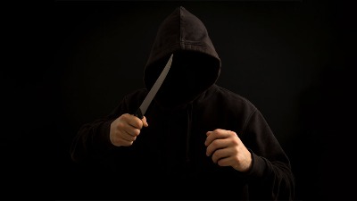 Krvava tuča u Zemunu: Mladiću zaboli nož u srce