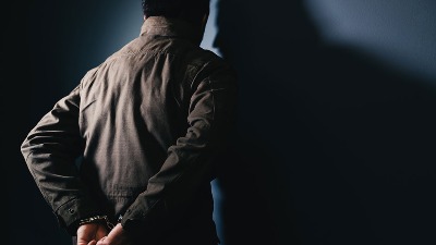 Pištoljem PRETIO radniku: Crnogorski državljanin uhapšen u Zemunu