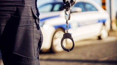 Uhapšene dve osobe zbog paljenja auta advokatu