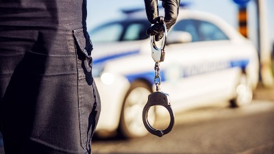 Četiri muškarca uhapšena u Užicu, policija u autu pronašla drogu