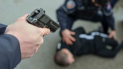 Italijan uhapšen zbog majice sa amblemom OVK: Provokacija pred meč Srbije i Albanije