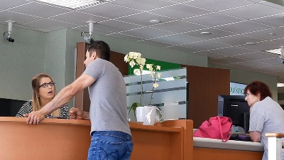 Koliko bankarski sektor "šiša" građane i privredu? Banke u Srbiji duplo brže zgrću pare nego u EU