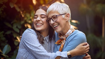 10 osobina ako vas je odgajala snažna majka 