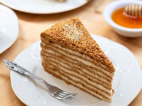 Po bakinom receptu: Svi tvrde da je ovo ubedljivo najbolja krema za torte (VIDEO) 