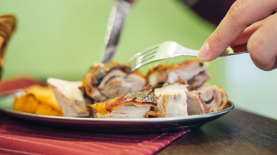 Paprene cene za Božić: Kilo prasetine 2.500 dinara Paprene cene za Božić: Kilo prasetine 2.500 dinara