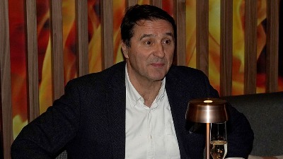 HIT SCENA u kvizu "Potera": Jovan Memedović nasmejao sve komentarom - "Otpadaju delovi" (VIDEO)