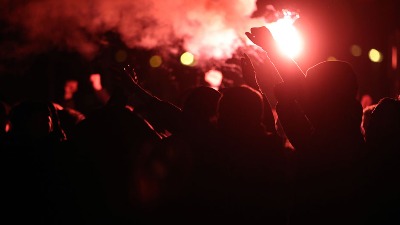 Tuča 40 "delija" i "grobara" na NBG: Povređeno 10 osoba