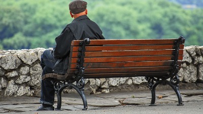 Ima 40 godina staža, ali u penziju NE MOŽE! "Ne znam šta da radim, tapkam u mestu"