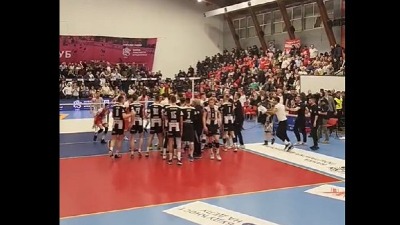 Neverovatno: Tuča u finalu Kupa Srbije u odbojci (VIDEO)