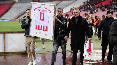 Mihini sinovi doneli očev dres na Sever (FOTO) Mihini sinovi doneli očev dres na Sever (FOTO)