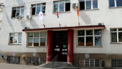 Uprava bolnice traži od radnika da idu na miting SNS (FOTO)