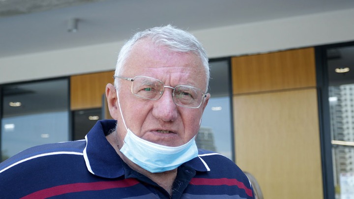 Šešelj pozvan kao "stručnjak": Žene ne treba tući rukama, već NOGAMA (VIDEO)