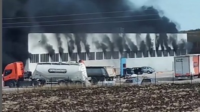 Gusti dim kuljao iz fabrike kod Aranđelovca (VIDEO)