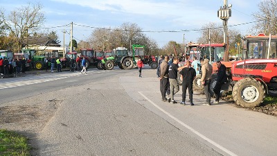 Poljoprivrednici blokirali još jedan put!