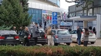 Vučić o SNS kol centru: To nije kažnjivo