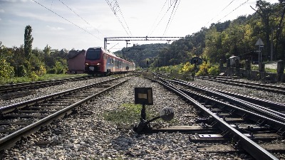 Teretni voz iskočio iz šina kod Velike Plane (FOTO)